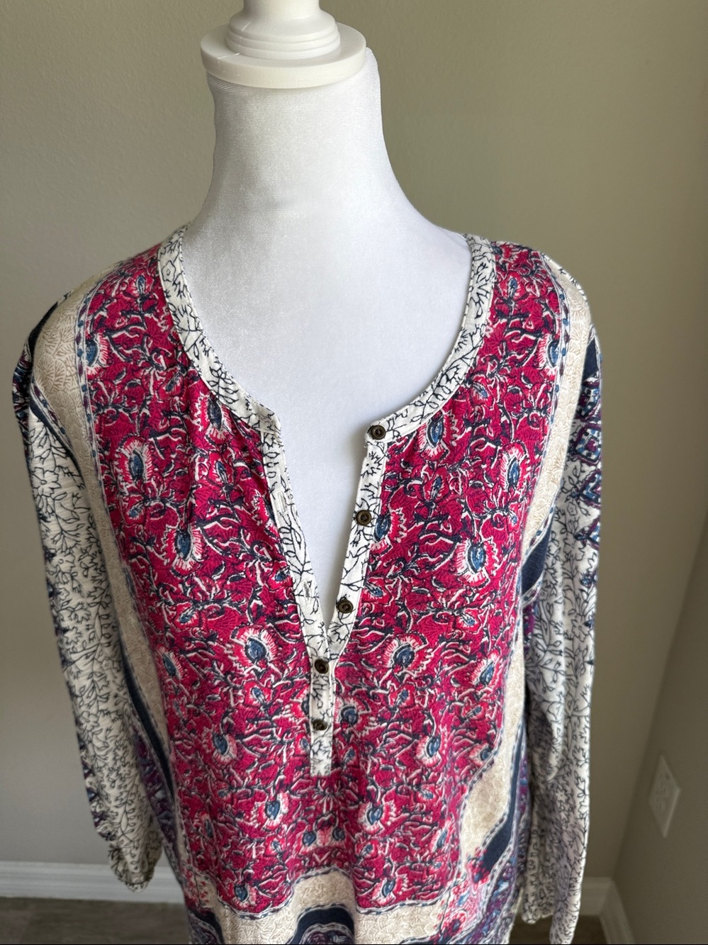 Lucky Brand women’s longsleeve knit blouse - Picture 2 of 6